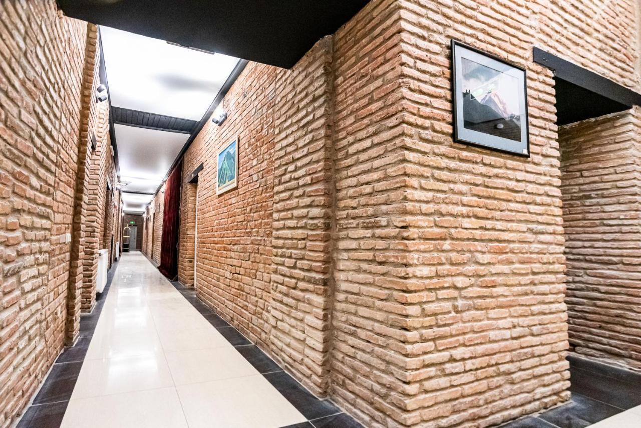 Tiflis Hotel Eksteriør billede