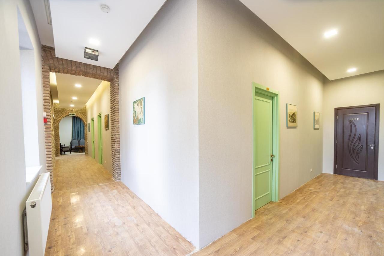 Tiflis Hotel Eksteriør billede