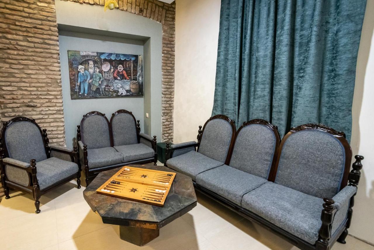Tiflis Hotel Eksteriør billede